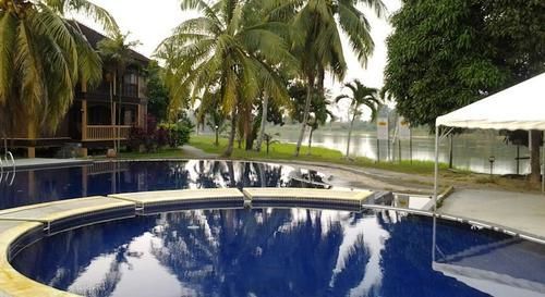 Green Village Pasir Salak Eco River Resort Kampung Gajah  Exterior photo